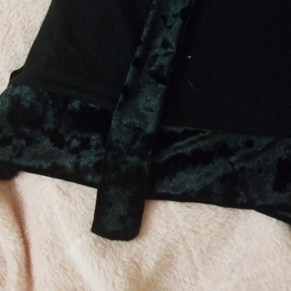 Plus size top - Picture 2 of 3